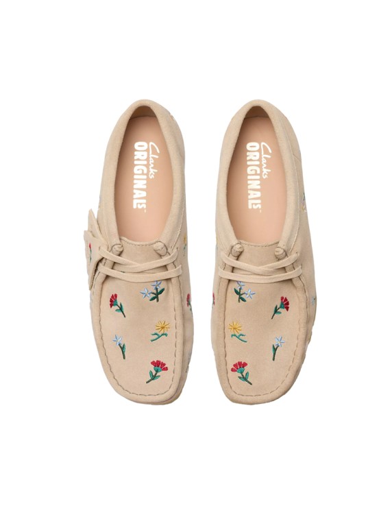 Clarks W Wallabee Taupe Embroid Clarks W Wallabee Taupe Embroid