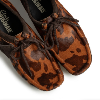 Clarks W Wallabee Cow Print 2