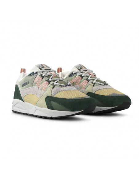 Karhu w Fusion 2.0 Darkest Spruce
