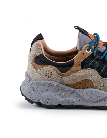 Flower Mountain Yamano 3 Dark Beige/ Black