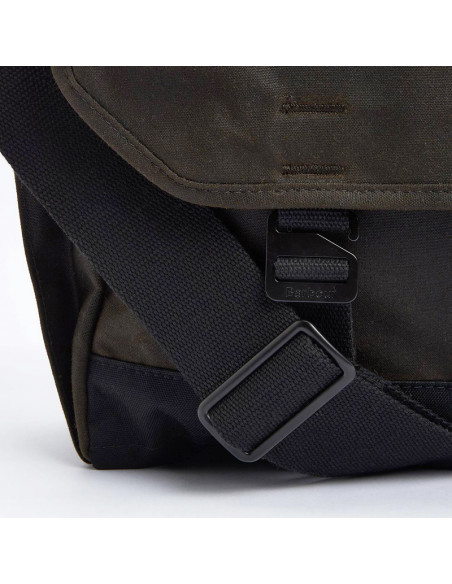 Barbour Field Wax Messenger